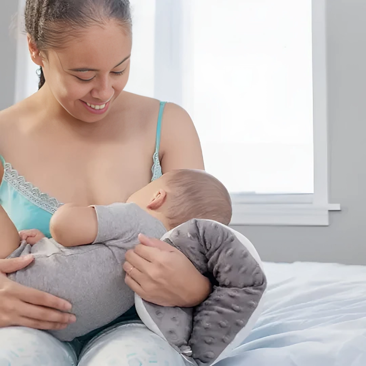 1 + 1 GRATUIT AUJOURD'HUI | NurturePillow⹠| Coussin d'allaitement pour soutenir les bras pour bébés
