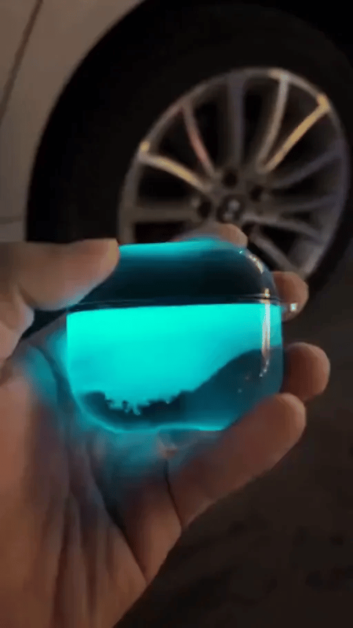 50 % DE REMISE TEMPORAIRE  NeonPod™ - Étui lumineux pour AirPods