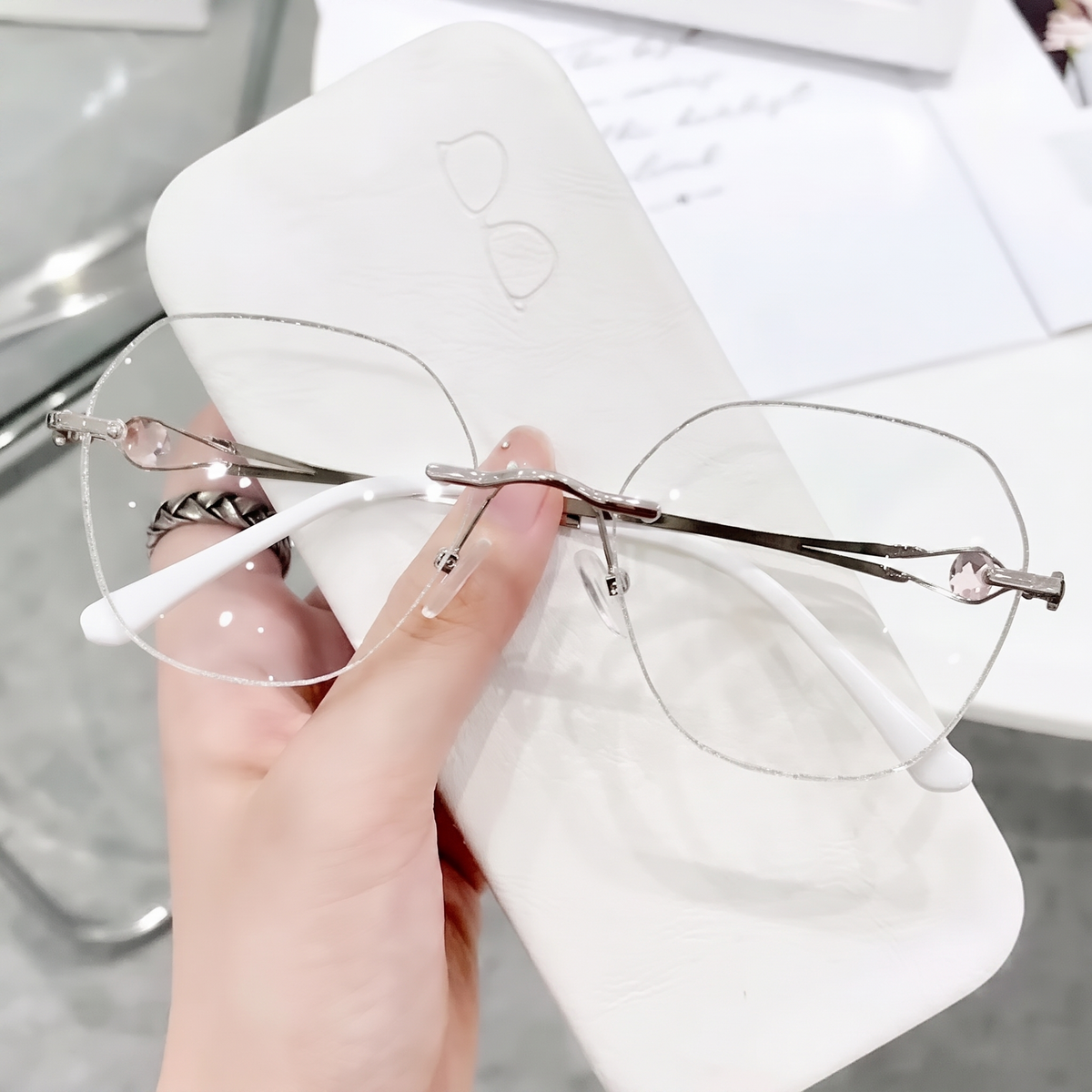 -50 % · OFFRE LIMITÉE · ChicVision™ · La protection des yeux avec style !