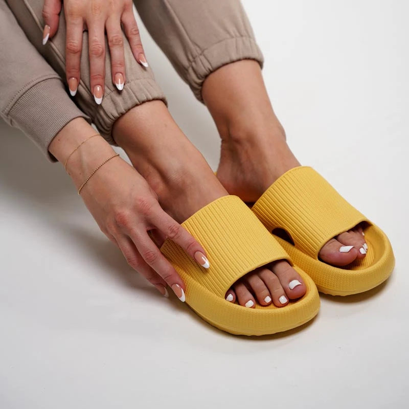 -50 % · OFFRE LIMITÉE · CushyStep™ · Chaussons Confort