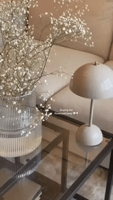 -50 % · OFFRE LIMITÉE · GleamFlex™ · Lampe de table LED élégante à intensité réglable