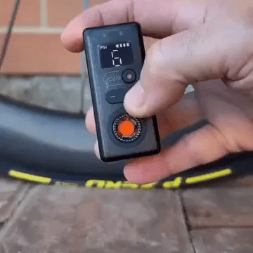50 % DE REMISE TEMPORAIRE  LumiPump™ - Pompe avec feu arrière