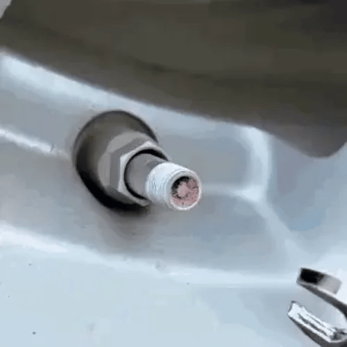 -50 % · OFFRE LIMITÉE · TireCrown™ · Améliorez les pneus de votre voiture !