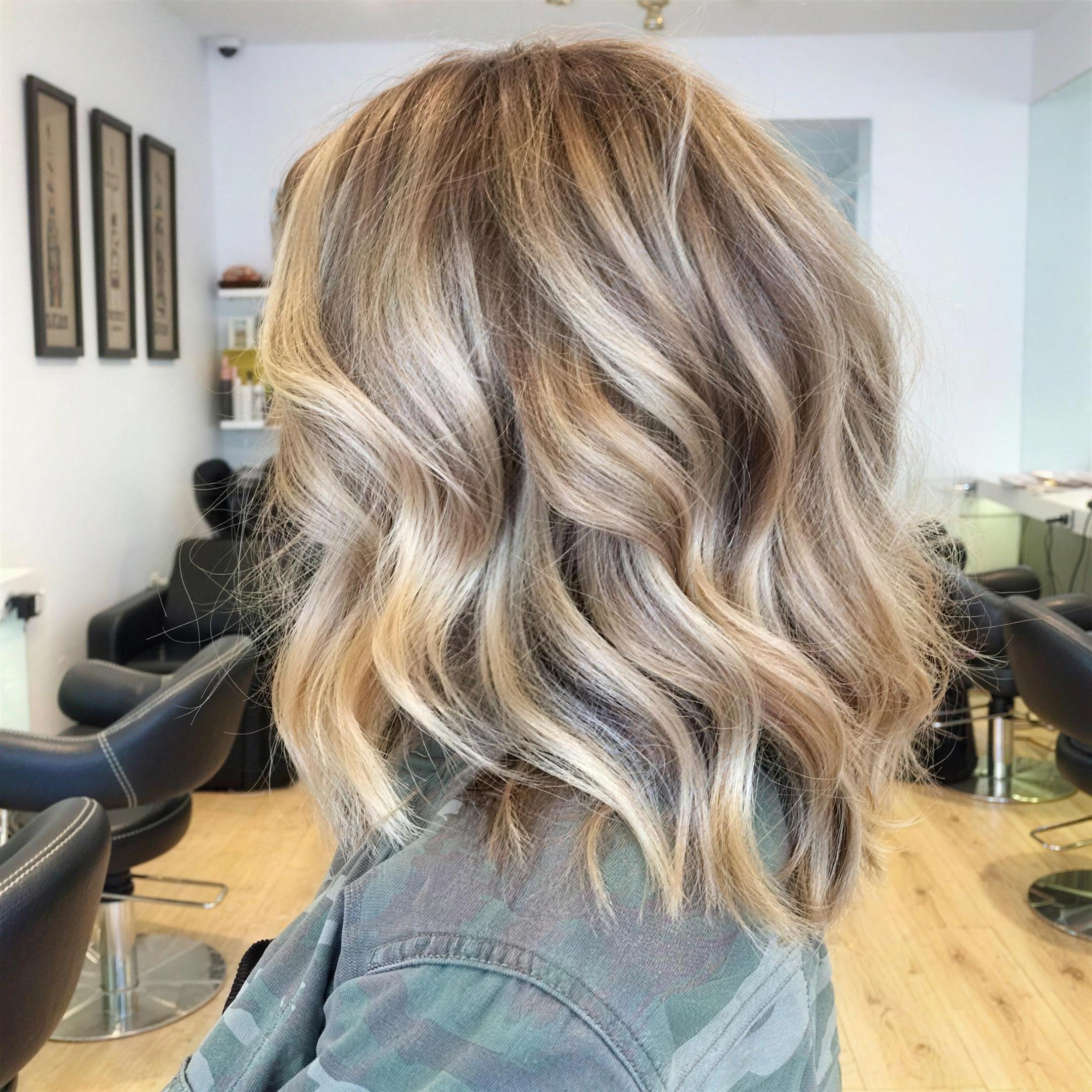 -50 % · OFFRE LIMITÉE · Blonde Bob™ · Perruque courte bouclée