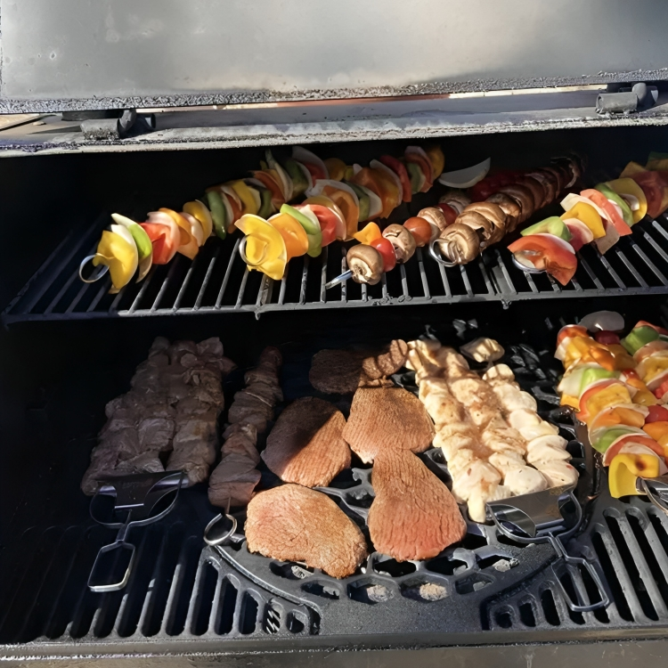 1+1 OFFERT · AUJOURD'HUI · SkewerPro™ · Brochettes de barbecue 3-en-1