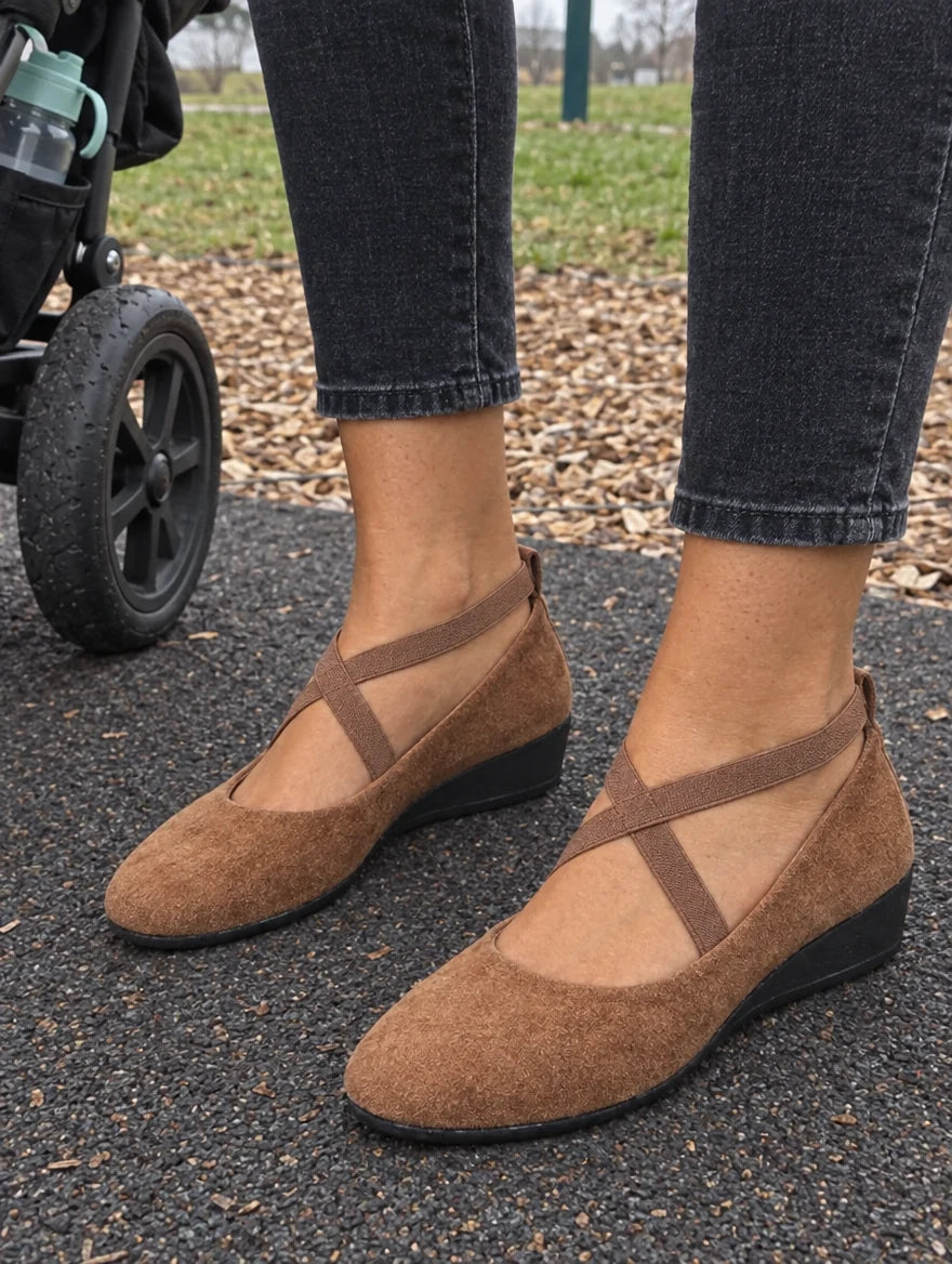 Photo cliente : ballerines Avela marron au parc, poussette à côté