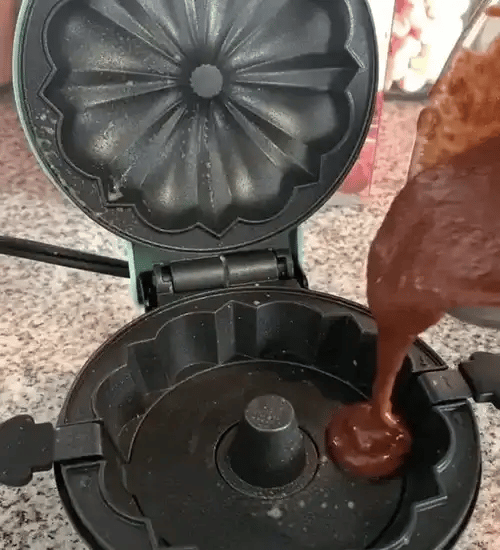 -50 % · OFFRE LIMITÉE · Bundtzy™ · Mini machine à gâteaux Bundt