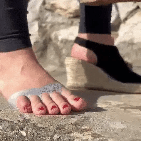 1 paire + 1 paire OFFERT · AUJOURD'HUI · FootPad™ · Le secret indispensable des femmes !