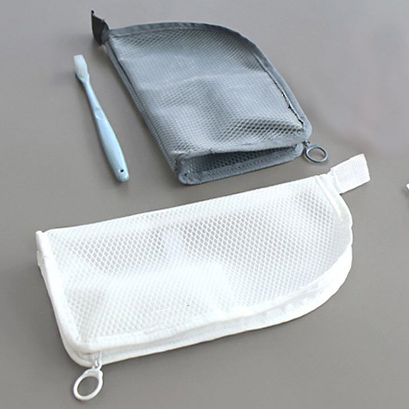 1 + 2 OFFERT · AUJOURD'HUI · TravelPouch™ · Elle tient debout, tout est visible !