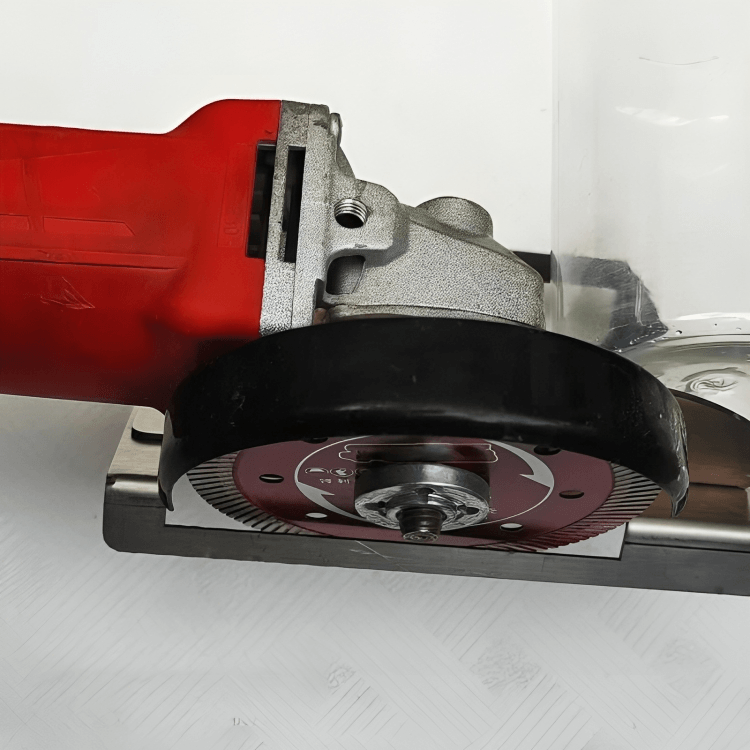 50% RABATT TEMPORÄR | GrindFix™ | 45° Tile Chamfering Stand - MODLIA